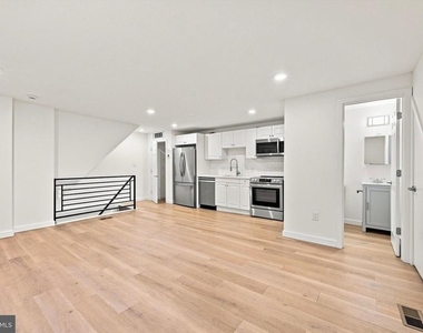 400 N Front Street - Photo Thumbnail 12