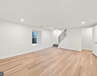 400 N Front Street - Photo Thumbnail 5