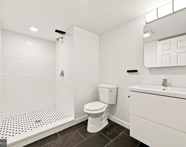 400 N Front Street - Photo Thumbnail 7
