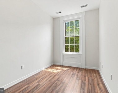 1525 Green Street - Photo Thumbnail 9