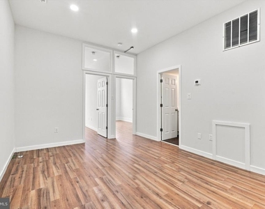 1525 Green Street - Photo Thumbnail 6