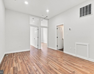 1525 Green Street - Photo Thumbnail 2