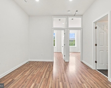 1525 Green Street - Photo Thumbnail 11