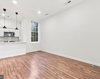 1525 Green Street - Photo Thumbnail 4