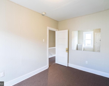5750 N Lambert Street - Photo Thumbnail 11