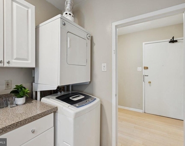 135 S 19th Street - Photo Thumbnail 7