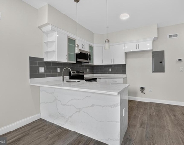 519 N 11th Street - Photo Thumbnail 4