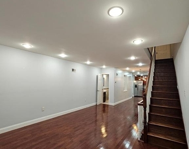 2343 Moore Street - Photo Thumbnail 3