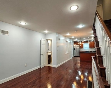 2343 Moore Street - Photo Thumbnail 4