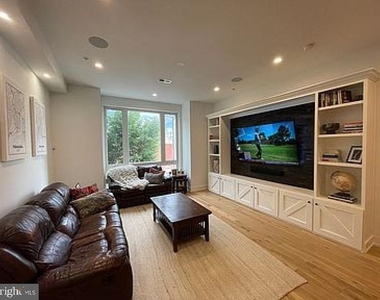 1544 S 20th Street - Photo Thumbnail 8