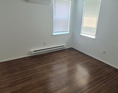 929 S 8th Street - Photo Thumbnail 8