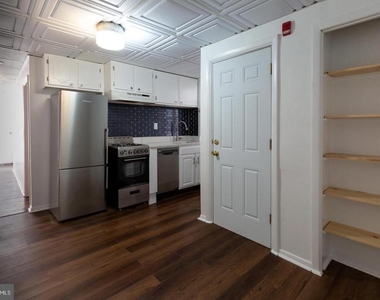 929 S 8th Street - Photo Thumbnail 7