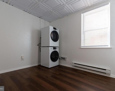 929 S 8th Street - Photo Thumbnail 2