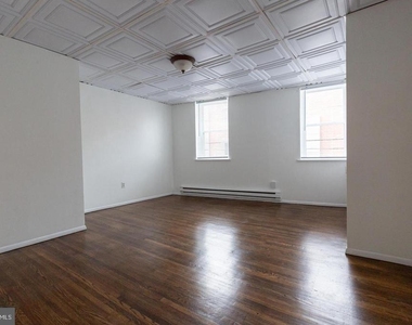 929 S 8th Street - Photo Thumbnail 4