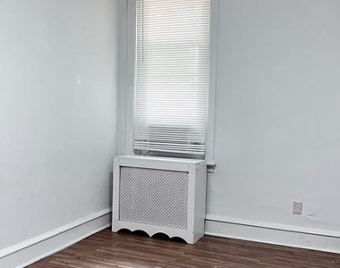 5842 N 12th Street - Photo Thumbnail 4