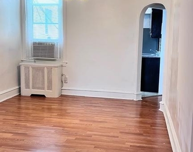 5842 N 12th Street - Photo Thumbnail 3