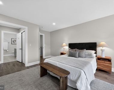 2303 Saint Albans Street - Photo Thumbnail 13