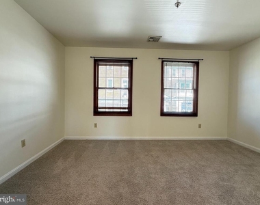 358 Main Street - Photo Thumbnail 8