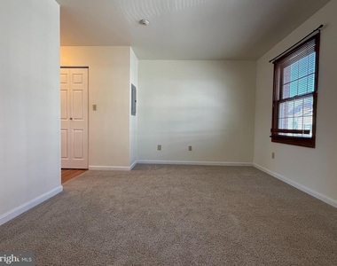 358 Main Street - Photo Thumbnail 7