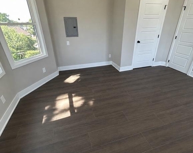 122 Burmont Road - Photo Thumbnail 5