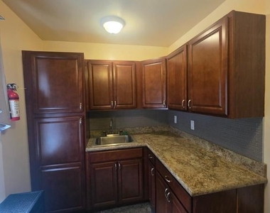 2439 Madison Street - Photo Thumbnail 8
