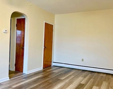 808 Macdade Boulevard - Photo Thumbnail 13