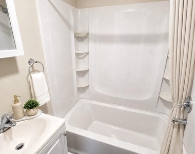 232 Wilson Street - Photo Thumbnail 12