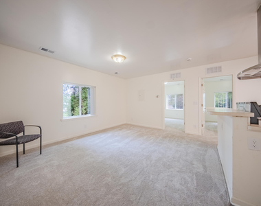 2472 Hawks Avenue - Photo Thumbnail 4