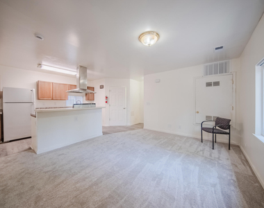 2472 Hawks Avenue - Photo Thumbnail 6