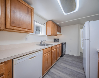2472 Hawks Avenue - Photo Thumbnail 7