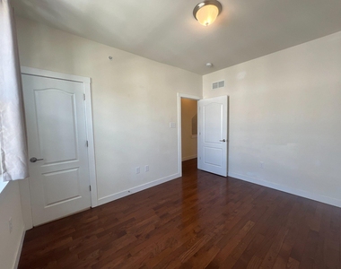 120 Prince George Street - Photo Thumbnail 26