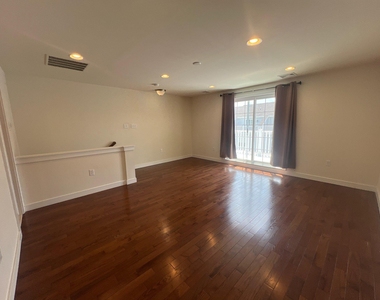 120 Prince George Street - Photo Thumbnail 33
