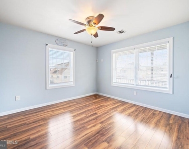 81 Sheridan Street - Photo Thumbnail 14