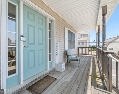 81 Sheridan Street - Photo Thumbnail 3