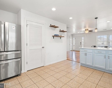 81 Sheridan Street - Photo Thumbnail 11