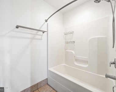 81 Sheridan Street - Photo Thumbnail 13