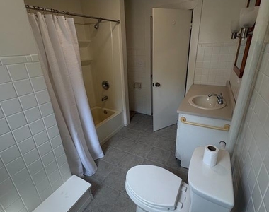 407 Hudson Street - Photo Thumbnail 9