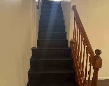 407 Hudson Street - Photo Thumbnail 5