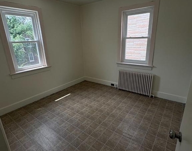 407 Hudson Street - Photo Thumbnail 6