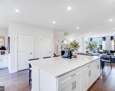 148 Ada Hightower Avenue - Photo Thumbnail 2