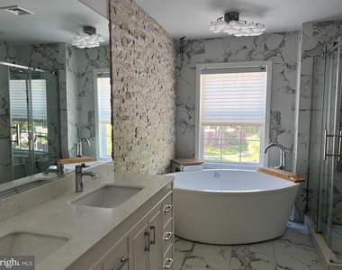 1 Cromwell Court - Photo Thumbnail 8