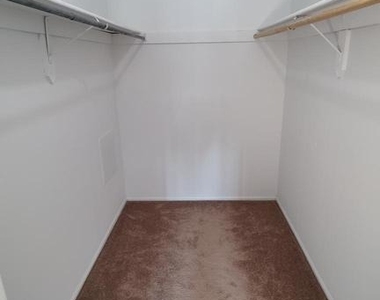 1602 Britton Place - Photo Thumbnail 9