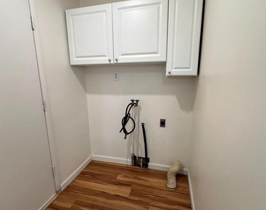 26 Newport Lane - Photo Thumbnail 5