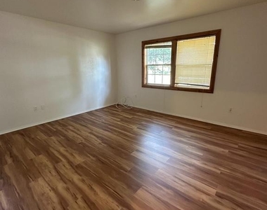 26 Newport Lane - Photo Thumbnail 9