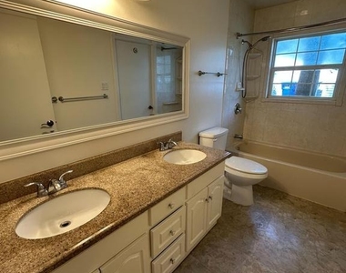 26 Newport Lane - Photo Thumbnail 14