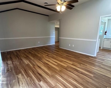 26 Newport Lane - Photo Thumbnail 7