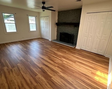 26 Newport Lane - Photo Thumbnail 17