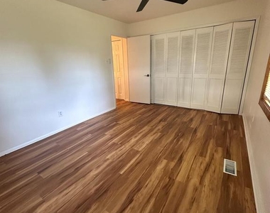 26 Newport Lane - Photo Thumbnail 16
