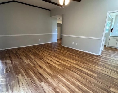 26 Newport Lane - Photo Thumbnail 6