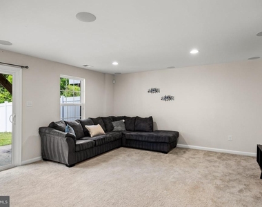 70 Benford - Photo Thumbnail 23